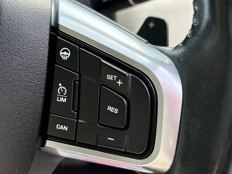 2017 Land Rover Discovery Sport 2.0 TD4 HSE Luxury SUV 5dr Diesel Auto 4WD Euro 6 (s/s) (180 ps) ...