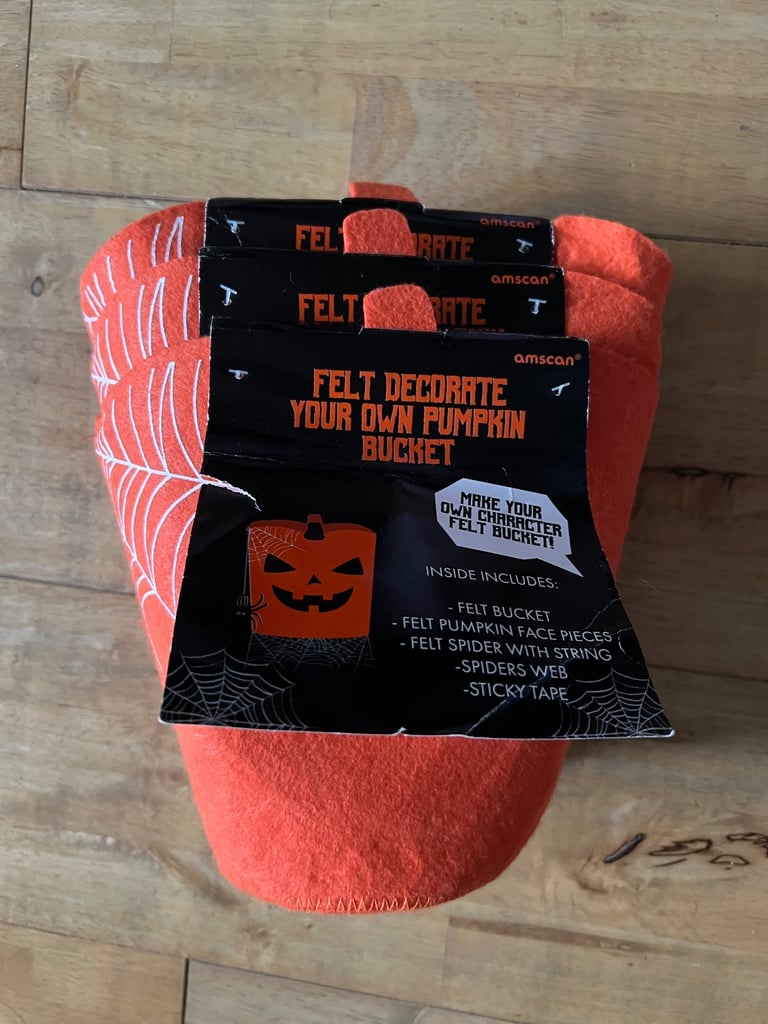3 x Amscan decorate your own felt Hallowe’en pumpkin buckets