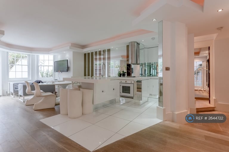 image for 3 bedroom flat in Lindfield Gardens, London, NW3 (3 bed) (#2644722)