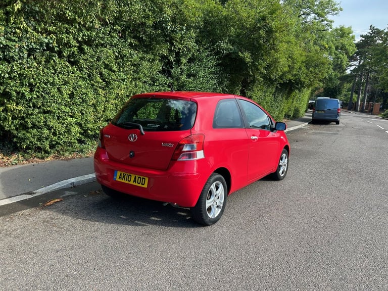 TOYOTA YARIS 1.0cc 2010 £35 A YEAR ROAD TAX !! DRIVES WITH NO FAULTS !! LONG MOT !! VGC !!