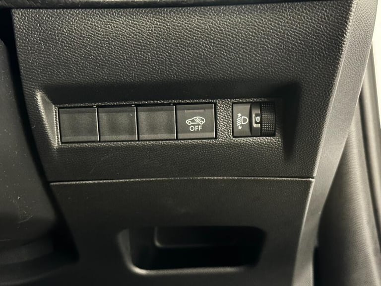 2025 Peugeot 2008 1.2 Puretech Allure Suv 5dr Petrol Manual Euro 6 (s/s) (130 Ps) HATCHBACK Petro...