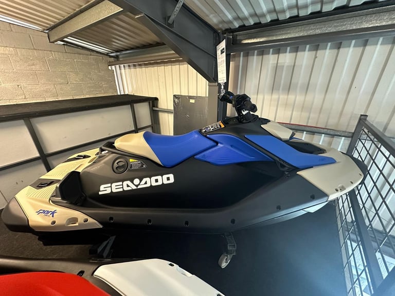 image for 2025 Sea-Doo Spark Trixx 1UP 90 iBR – Sand / Dazzling Blue – £10,199