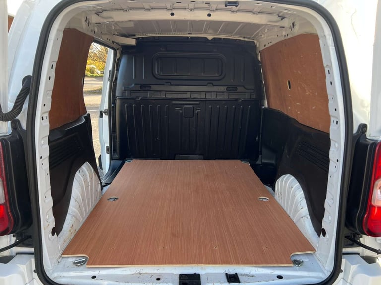 2020 Vauxhall Combo 1.5 Combo 2300 Sportive S/S Panel Van Diesel Manual