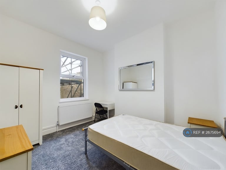 5 bedroom house in Rawden Place, Cardiff, CF11 (5 bed) (#2675694)