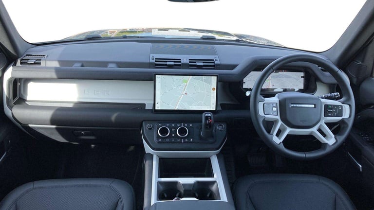 2025 Land Rover Defender 3.0 D250 X-Dynamic SE 90 3dr Auto ESTATE DIESEL Automatic