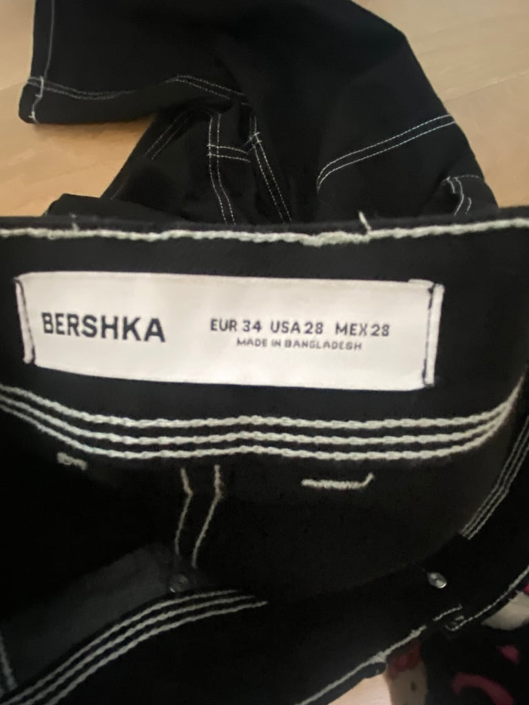 Black jeans with seams outlined 