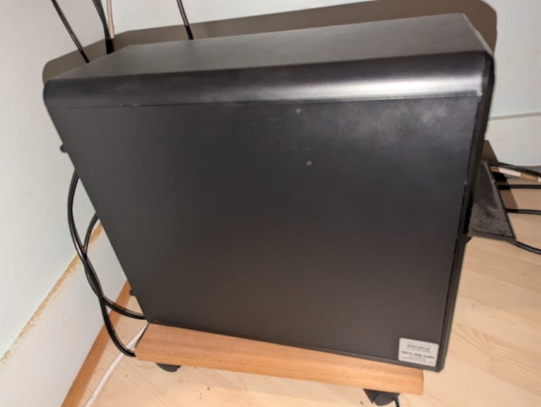 DESKTOP COMPUTRR TOWER