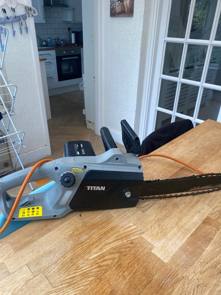TITAN chain saw