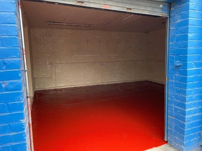 700 sq ft unit to let in Dudley, suitable for motor trade, manufacturing, storage distribution
