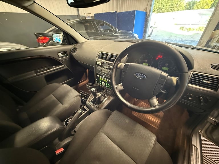 2006 Ford Mondeo 2.0 Ghia 5dr HATCHBACK Petrol Manual