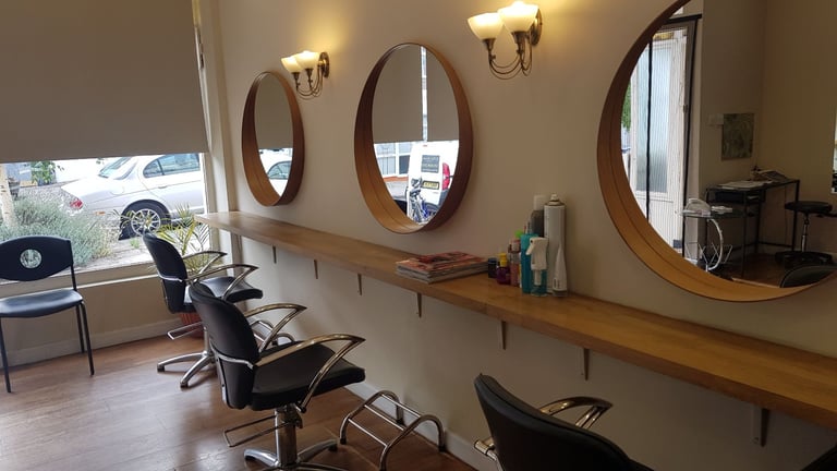 image for FOR SALE: PREMIUM HAIRDRESSING SALON – PRIME LOCATION NEAR BERRYLANDS STATION