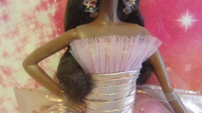 Holiday barbie African american doll 2009 (NRFB) 
