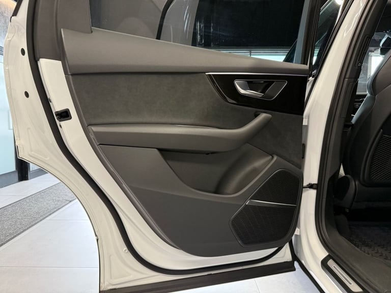 2025 Audi SQ7 4.0 TFSI V8 Black Edition SUV 5dr Petrol Tiptronic quattro Euro 6 (s/s) (50 ESTATE ...