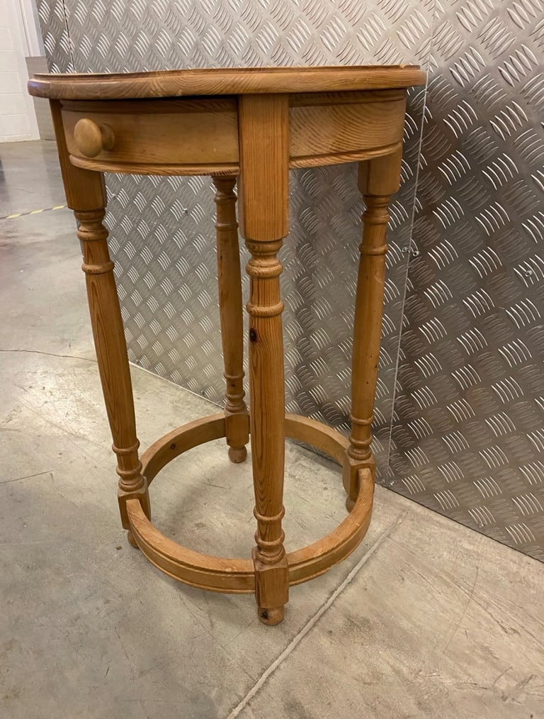 WOODEN SIDE TABLE. Free delivery!!!