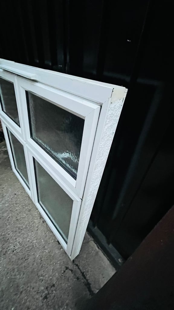 H 117 x W 123 cm - ex SHOWROOM ALUMINIUM DOUBLE GLAZED WINDOW BY ORIGIN - OBSCURE GLASS (REF: SK24)