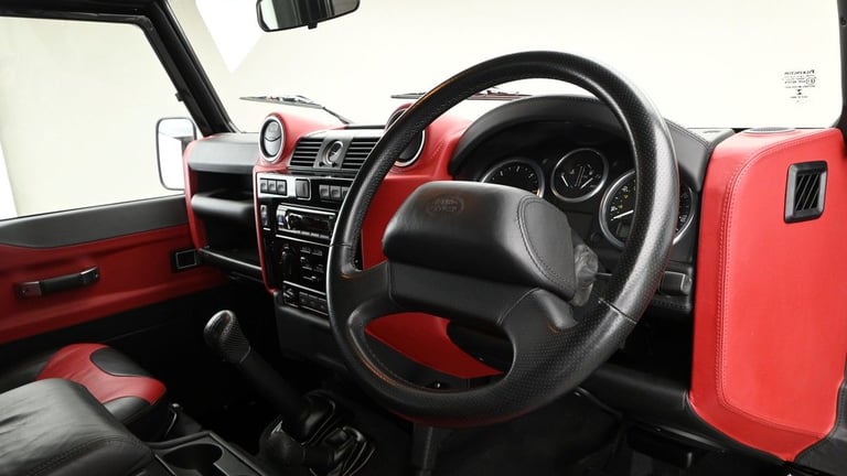2015 Land Rover Defender 90 2.2 TDCi Autobiography 4WD SWB Euro 5 3dr Four Wheel Drive Diesel Manual