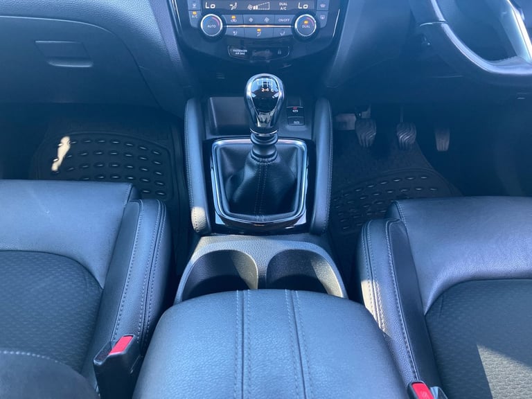 2018 Nissan Qashqai 1.2 DiG-T Tekna 5dr SUV PETROL Manual