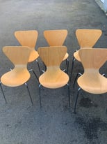 6 Chairs 