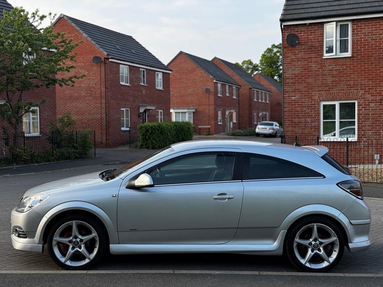 VAUXHALL ASTRA 1.8 VVT 16v SRi 2011
