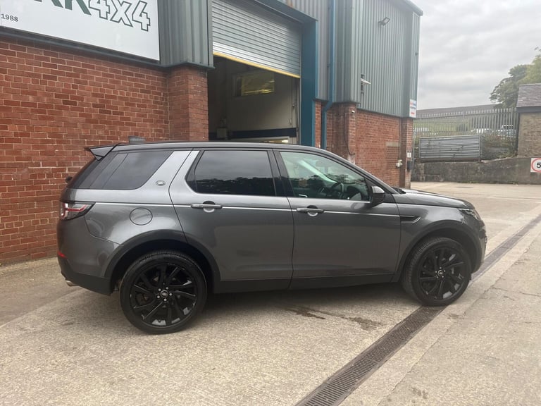2018 Land Rover Discovery Sport 2.0 TD4 HSE Black Auto 4WD Euro 6 (s/s) 5dr ESTATE Diesel Automatic