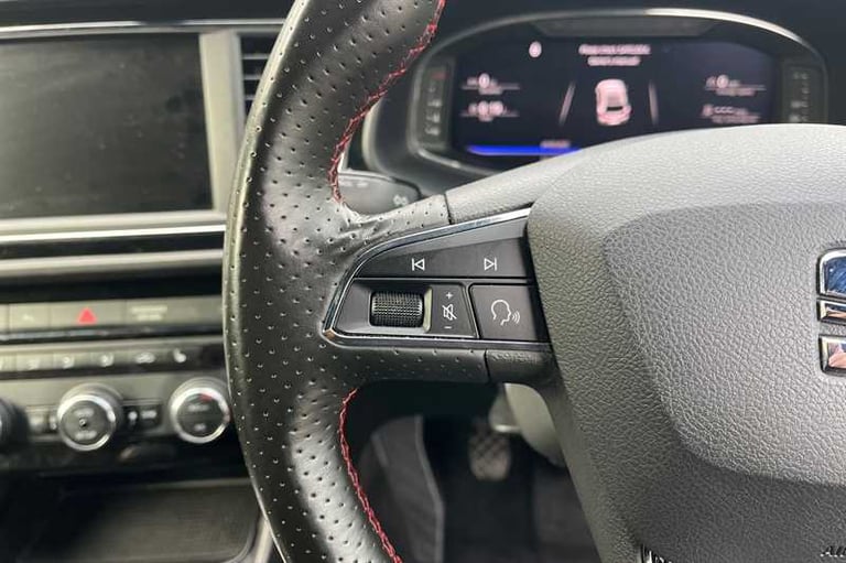 2020 SEAT Leon 1.5 TSi EVO (130 PS) FR Black Edition 5 Door Petrol Hatchback Hatchback Petrol Manual