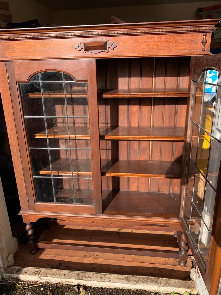 Attractive Vintage Display Cabinet / Bookcase 