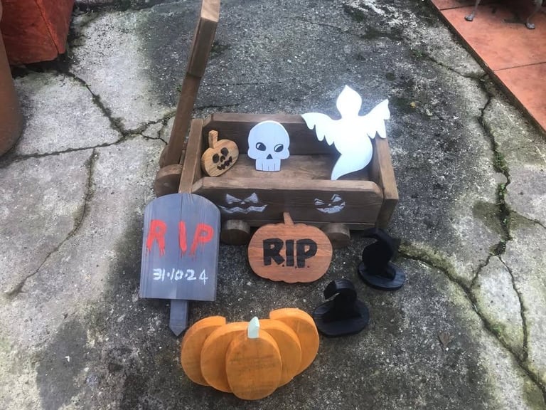 image for Halloween Pull-Along Cart + Various bits