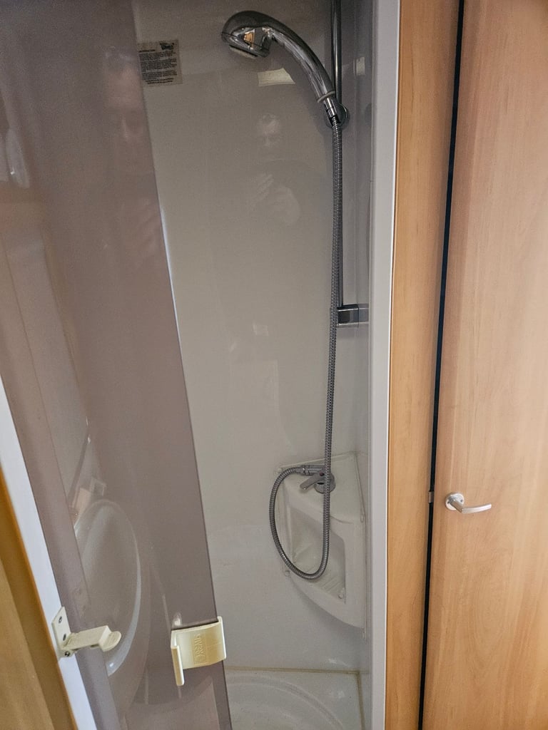 Sterling Eccles Elite Searcher Touring Caravan – For Sale