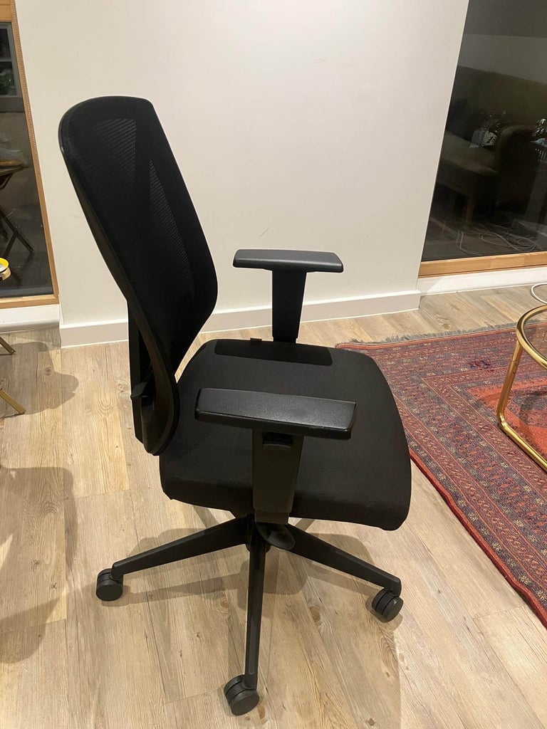 Desk chair