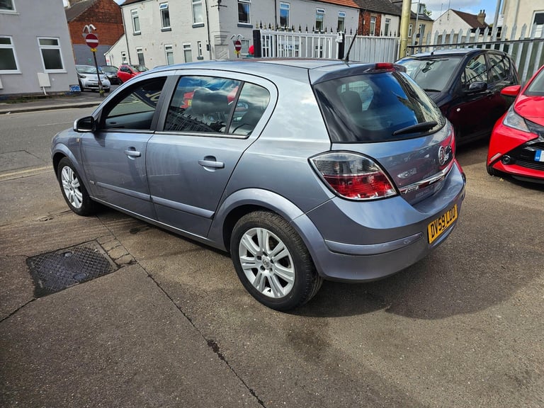 2009 Vauxhall Astra 1.6i 16v Design 5dr HATCHBACK Petrol Manual