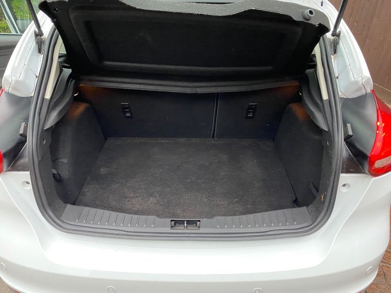 Ford, FOCUS, Hatchback, 2016, Manual, 999 (cc), 5 doors