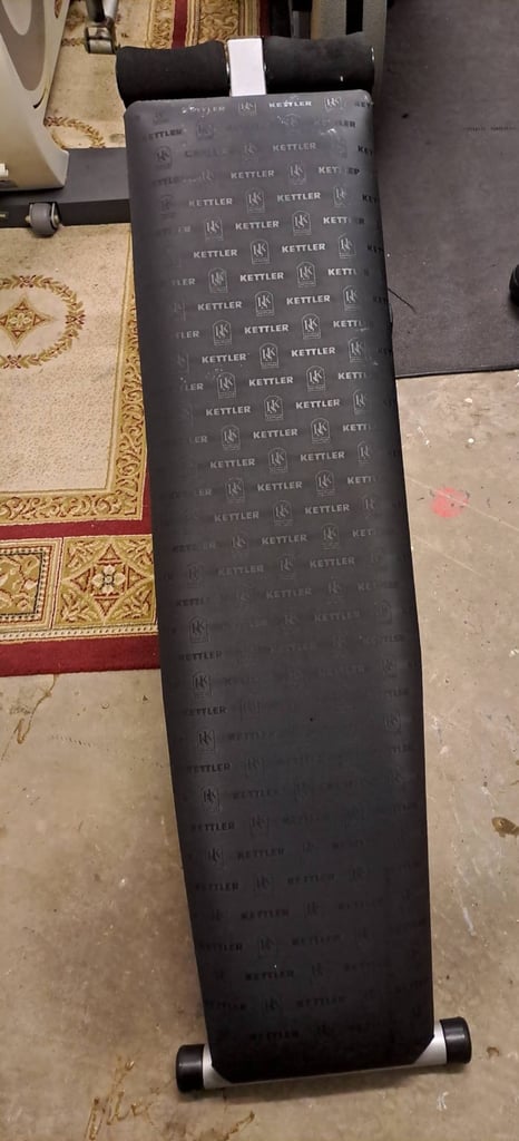 Kettler sit ups bench in first class condition 