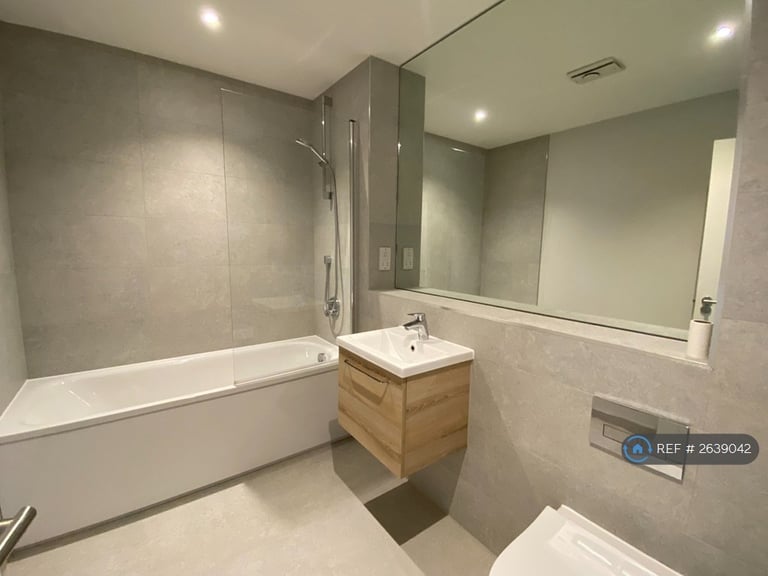 1 bedroom flat in Christchurch Road, Bournemouth, BH1 (1 bed) (#2639042)