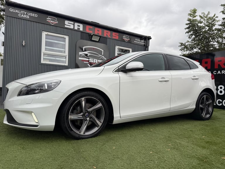 2015 Volvo V40 2.0 T2 R-Design Hatchback 5dr Petrol Manual Euro 6 (s/s) (122 ps) HATCHBACK Petrol...