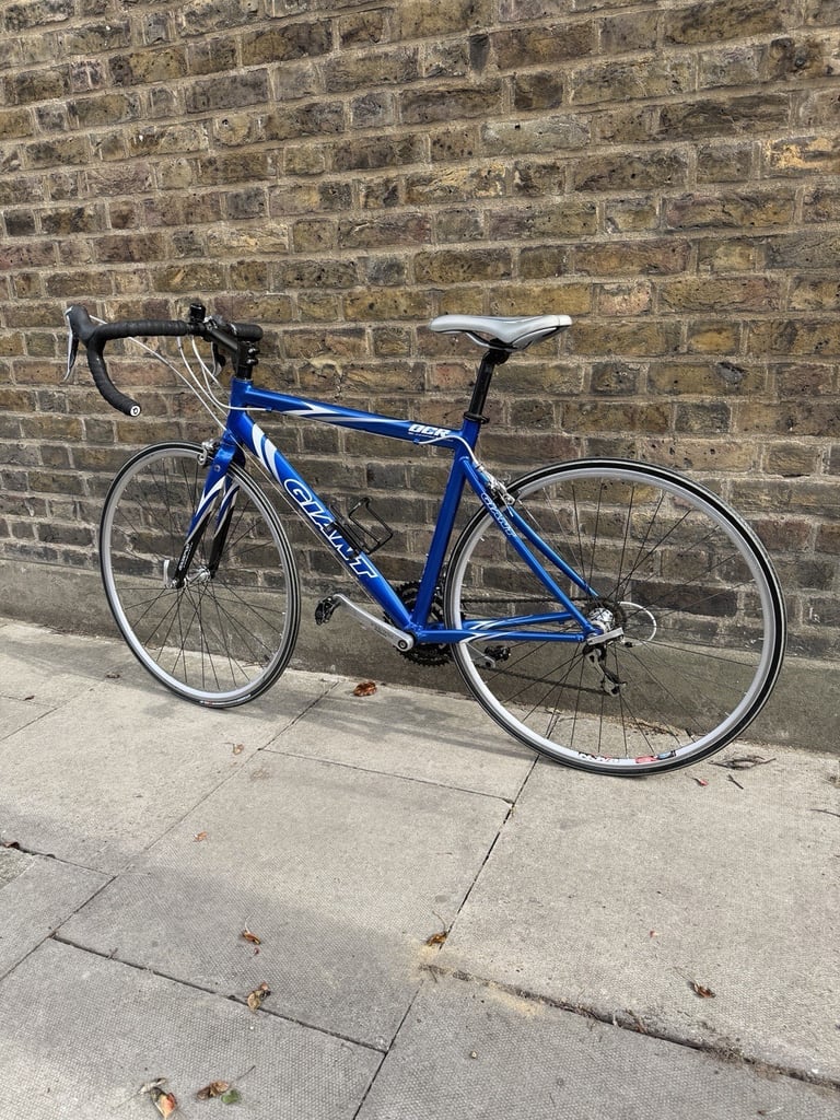 Giant Bike - Size Medium - Free delivery