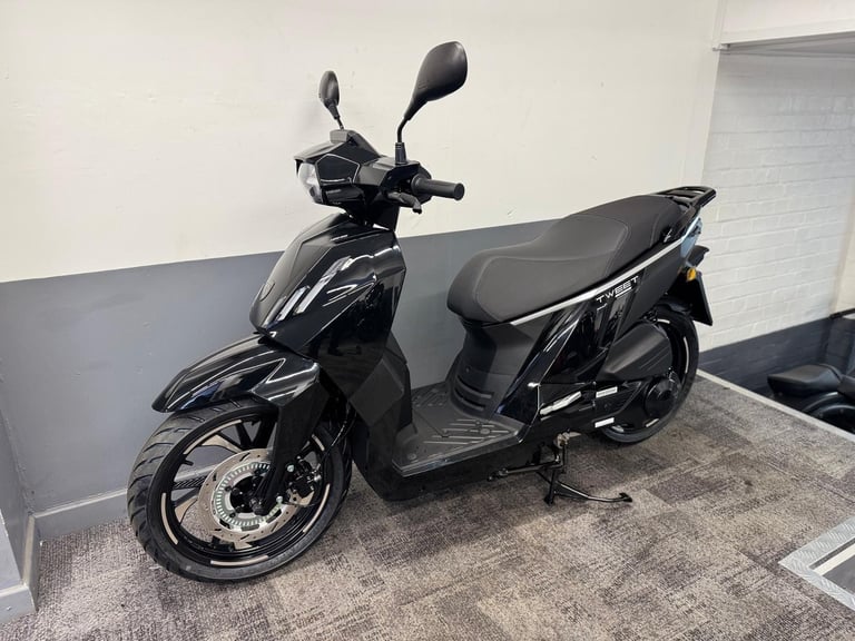 BRAND NEW 2025 PEUGEOT TWEET 125 SCOOTER LEARNER LEGAL MOPED DELIVERY