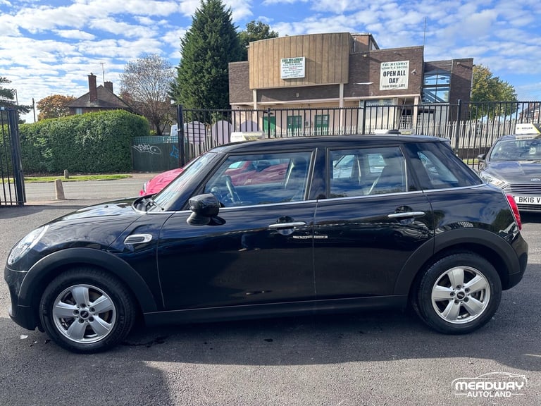 2020 MINI Hatch 1.5 Cooper Classic Euro 6 (s/s) 5dr HATCHBACK Petrol Manual