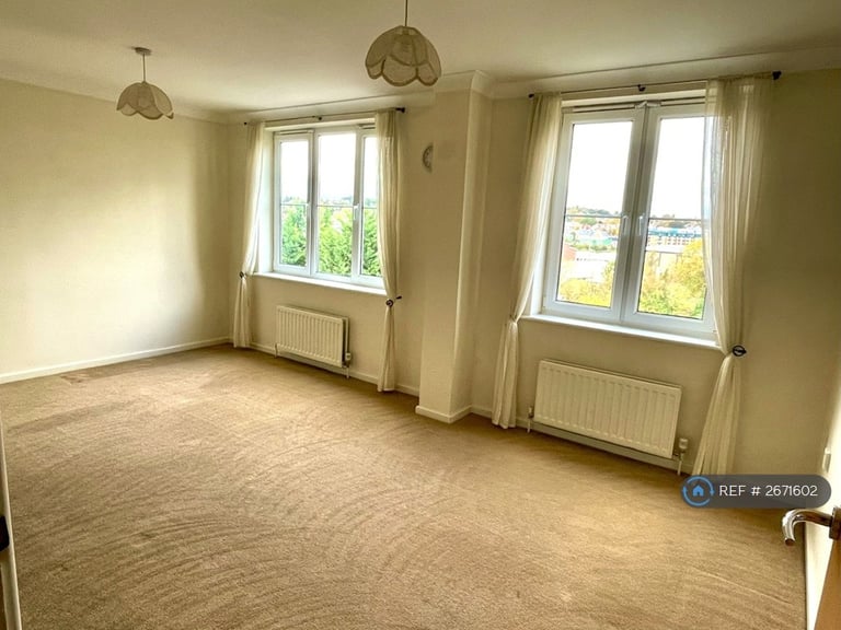 2 bedroom flat in College Heights, Maidstone, ME15 (2 bed) (#2671602)