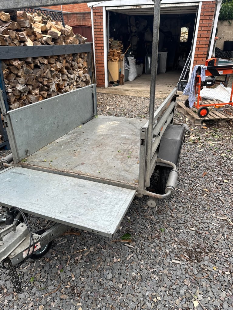 ERDE 158 Trailer 