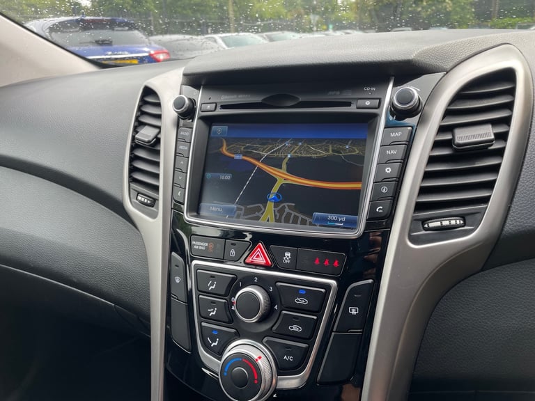 2015 Hyundai i30 1.6 CRDi Blue Drive SE Nav 5dr HATCHBACK Diesel Manual