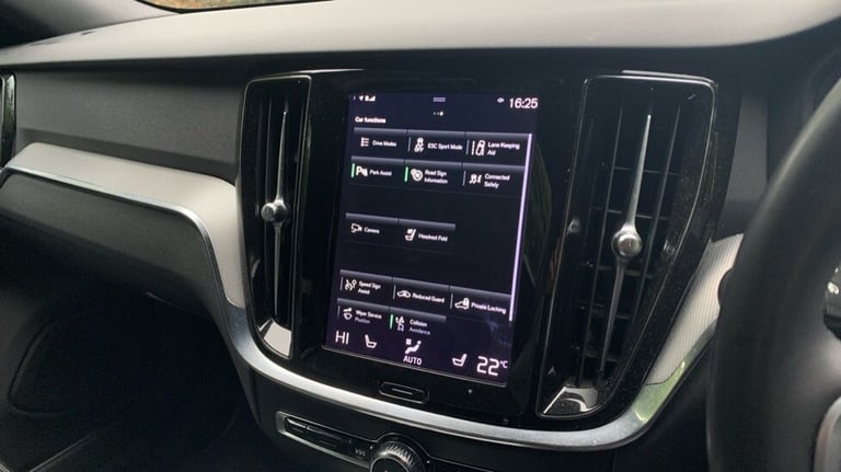 2021 Volvo S60 R-Design, B5 mild hybrid Saloon Petrol Automatic