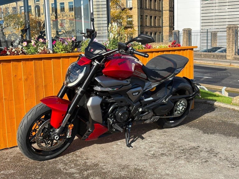 DUCATI XDIAVEL V4