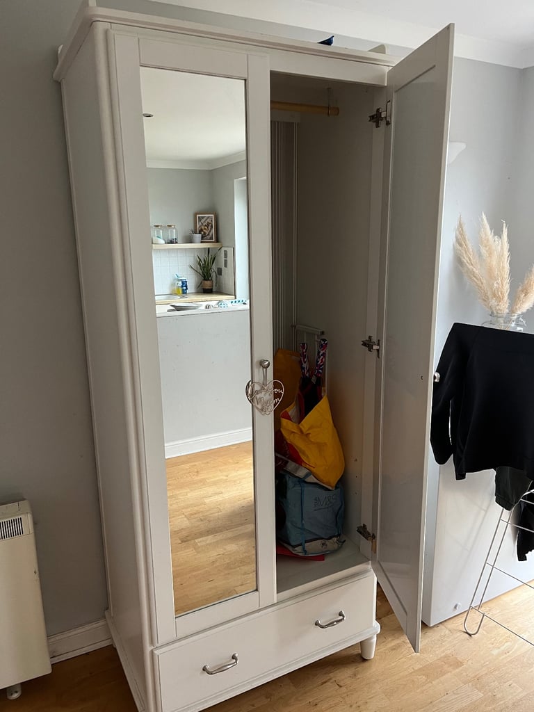 IKEA TYSSEDAL wardrobe 