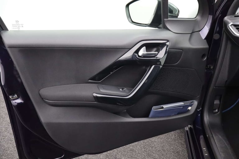 2019 Peugeot 208 1.2 208 Signature PureTech S/S 5dr Hatchback Petrol Manual