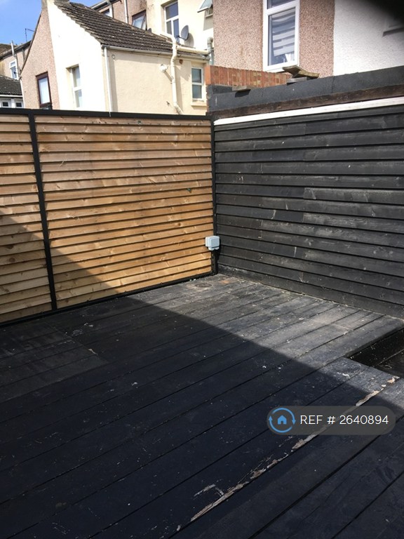 3 bedroom flat in Alma Road, Sheerness, ME12 (3 bed) (#2640894)