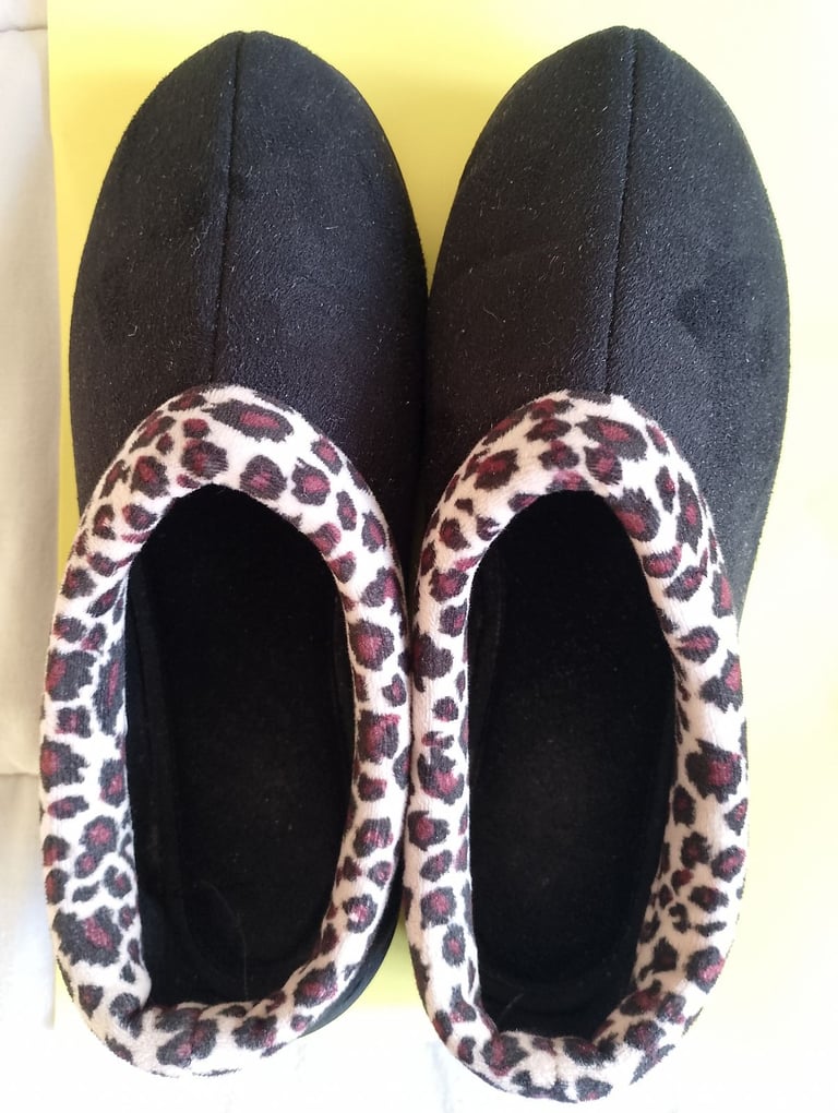 image for Ladies UK Size 4 Slippers