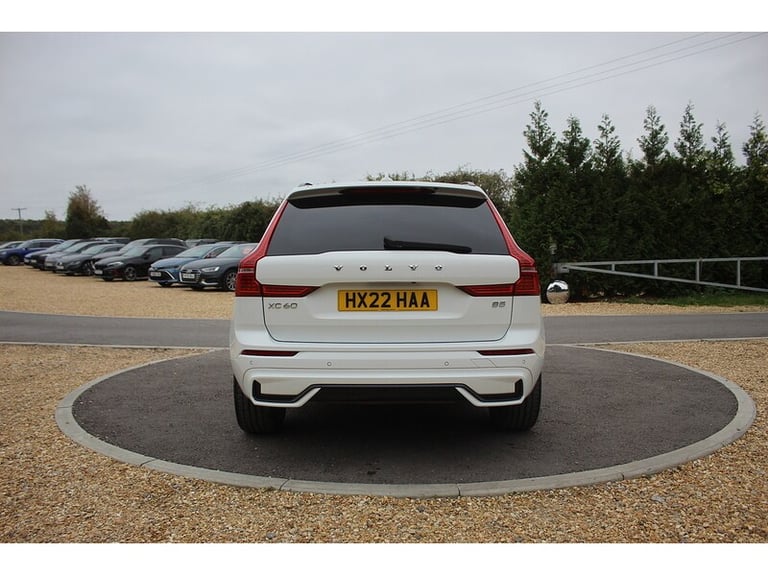 2022 Volvo XC60 B5 MHEV R-Design SUV HYBRID Automatic
