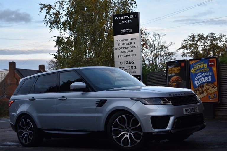 2021 Land Rover Range Rover Sport HSE SILVER+Panoramic Roof and Electric Deployable Tow Pack Esta...