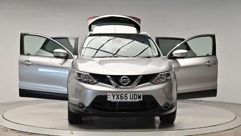 2015 Nissan Qashqai 1.6 dCi n-tec+ XTRON 2WD Euro 6 (s/s) 5dr HATCHBACK Diesel Automatic