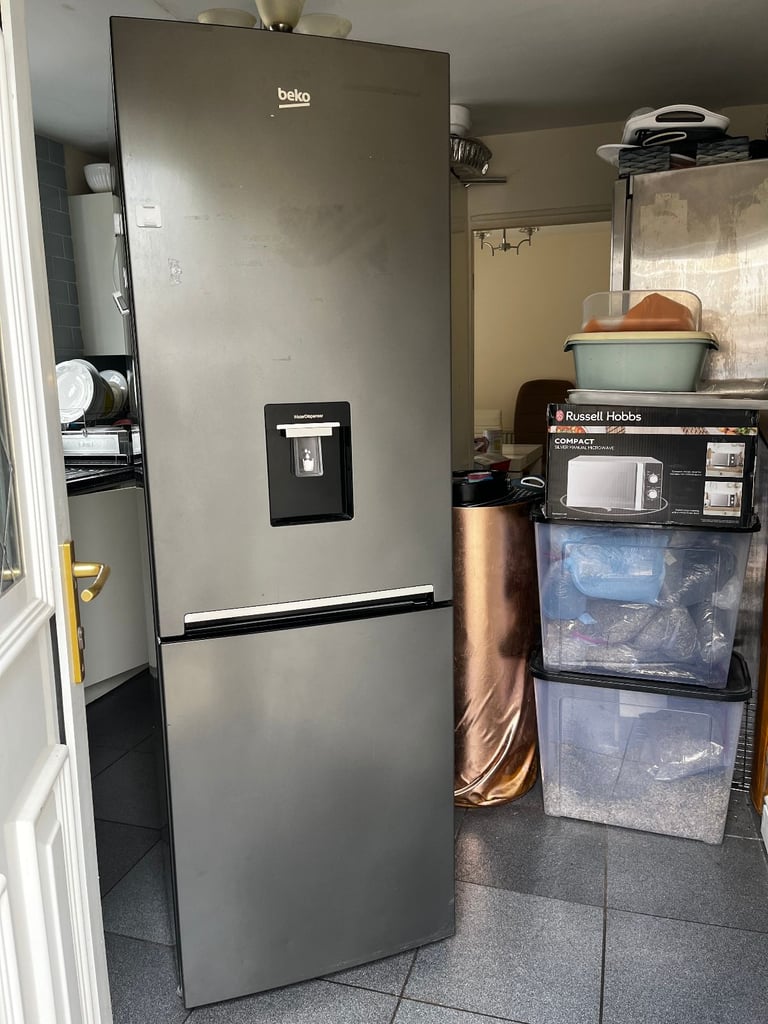image for STAINLESS STEEL FROST FREE BEKO FRIDGE FREEZER WITH DRINKS DISPENSER IN GOOD WORKING CONDITION